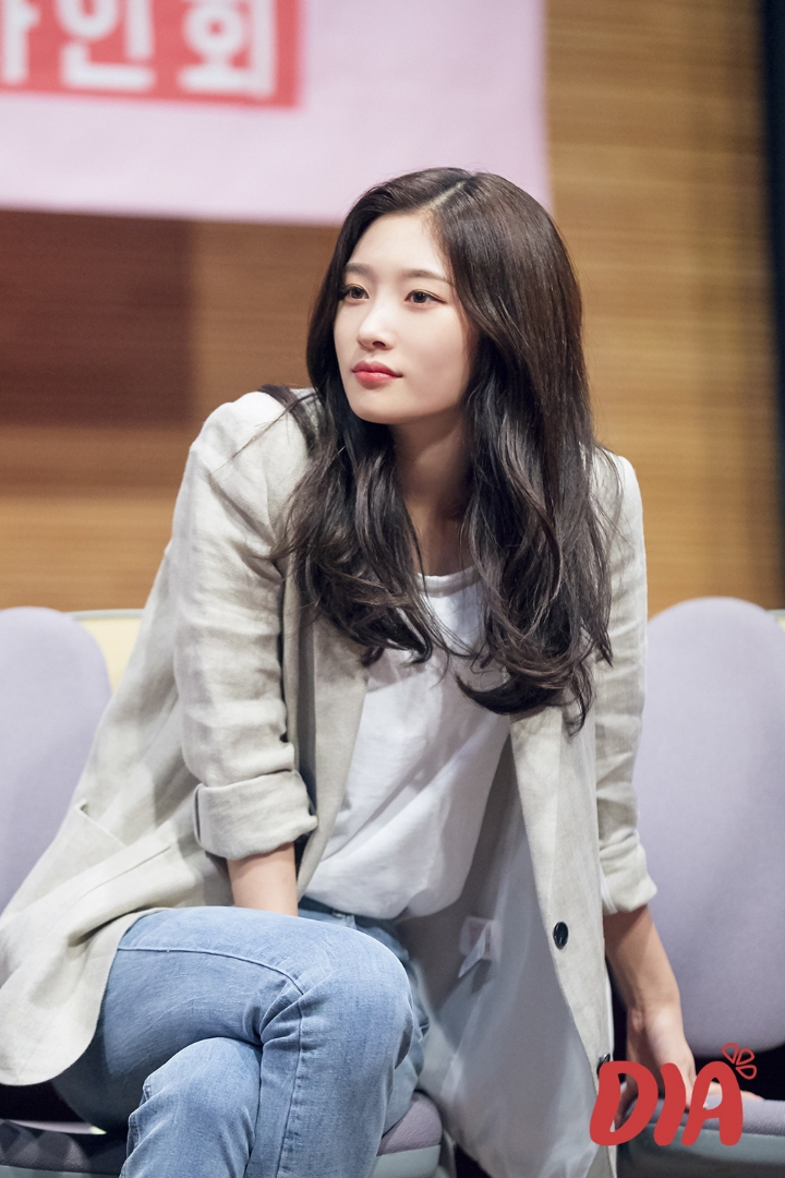 아침을 여는 정채연 | 인스티즈