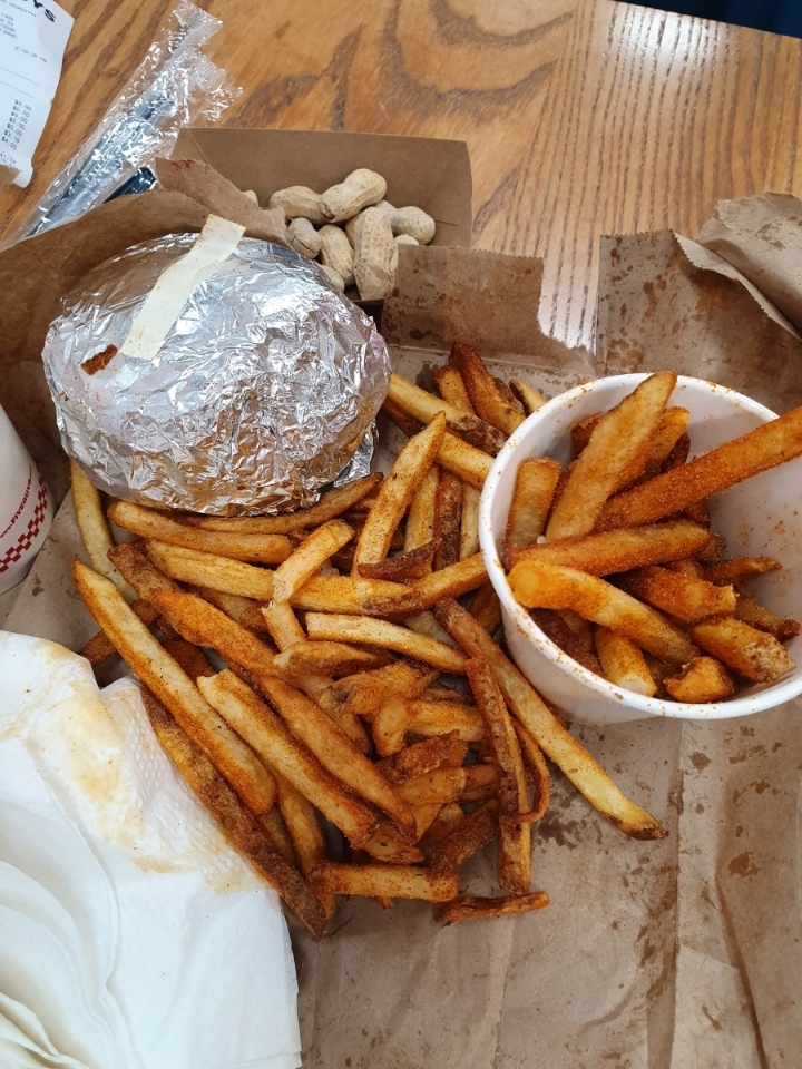 한국에 정식 체인점으로 들어왔으면하는 미국 햄버거 브랜드는? | 인스티즈