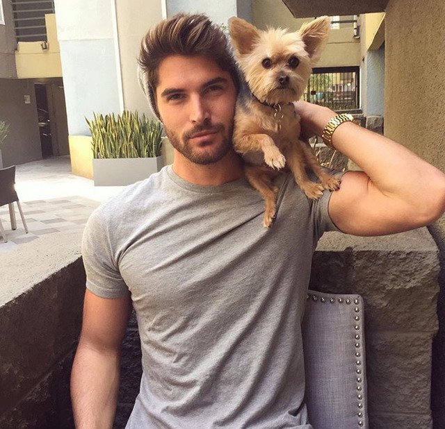 어느 모델이 키우고 있는 강아지....jpg | 인스티즈