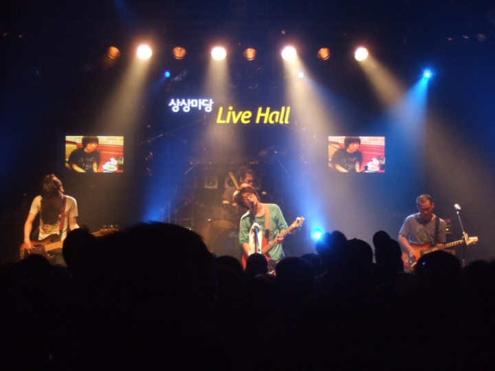 EDM,힙합에 밀려 이제 점점 메인스트림에서 멀어지고 있는 음악장르 | 인스티즈