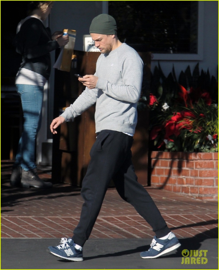 거의 뉴발만 신는 배우 | 인스티즈