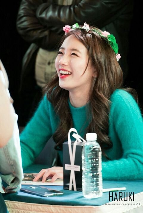 팬들 눈빛으로 조련하는 수지 | 인스티즈