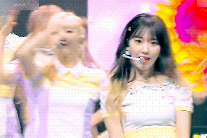 아이즈원 미야와키 사쿠라 투톤헤어 움짤 | 인스티즈