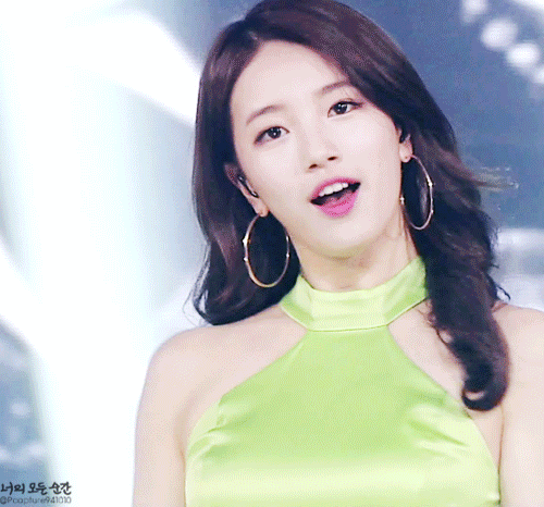 한때 홀터넥만 주구장창 입혔던 수지 코디.jpgif | 인스티즈