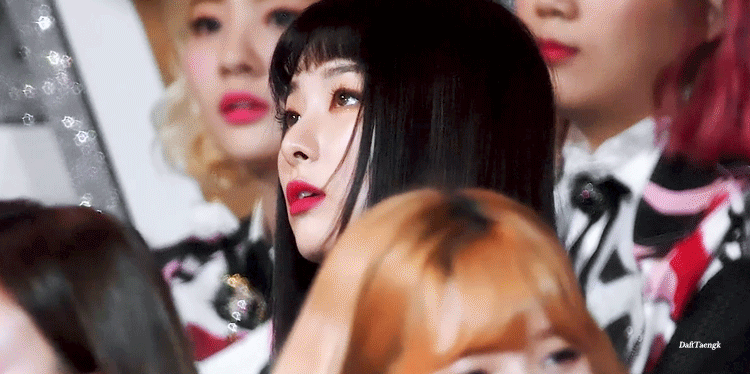 슬기 무대용 풀메 vs 옅은 화장.jpgif | 인스티즈