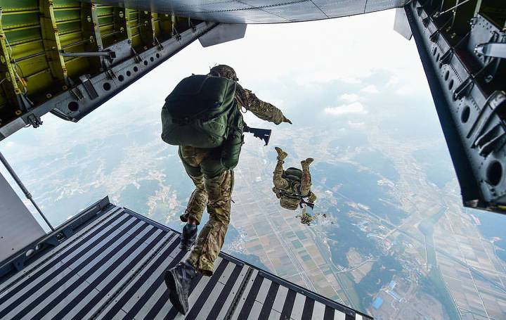 대한민국에 단 20여 명뿐인 최정예 특수부대 | 인스티즈