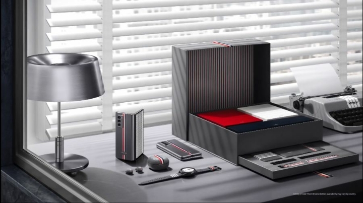 갤럭시 Z 폴드2 톰브라운 에디션 공개.jpg | 인스티즈