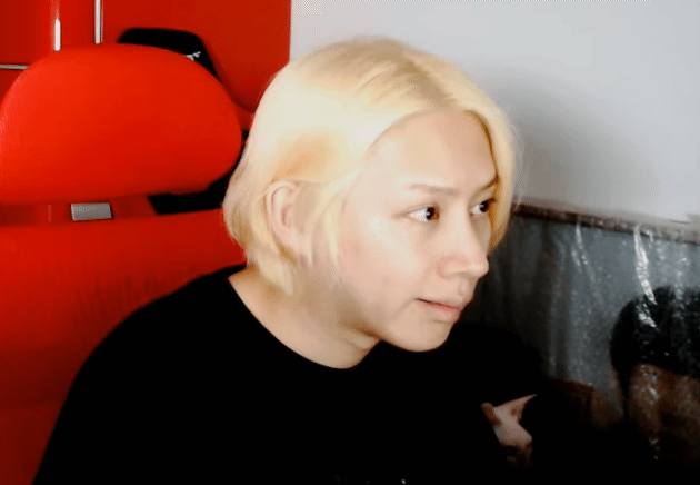 김희철 라이브 방송 중에 찍힌 고양이 | 인스티즈