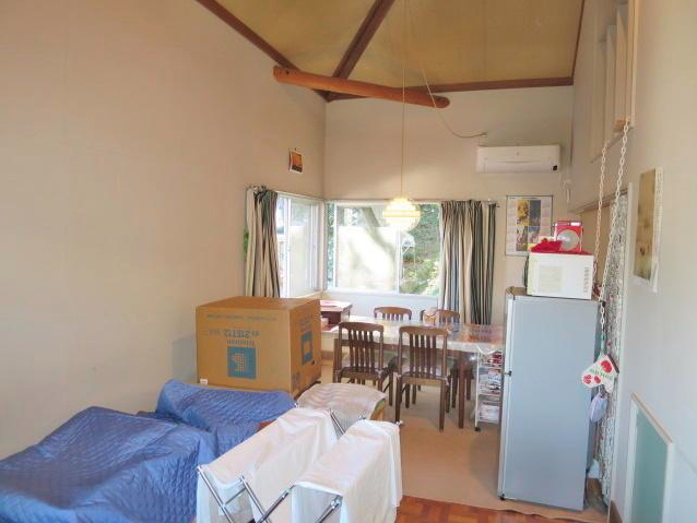 기둥 하나로 공중에 떠있는 집 | 인스티즈