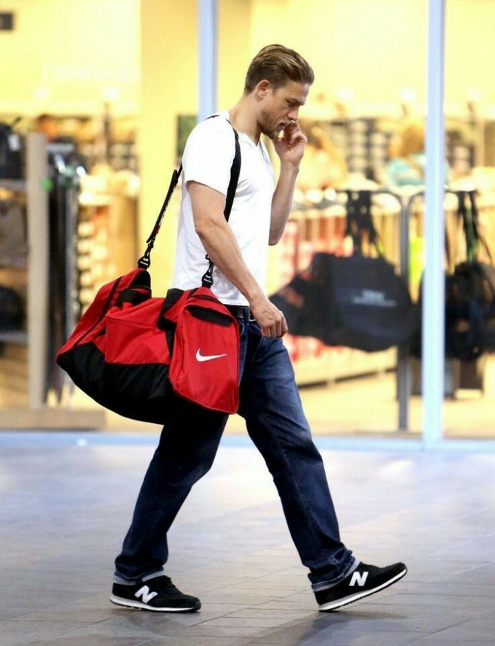 거의 뉴발만 신는 배우 | 인스티즈