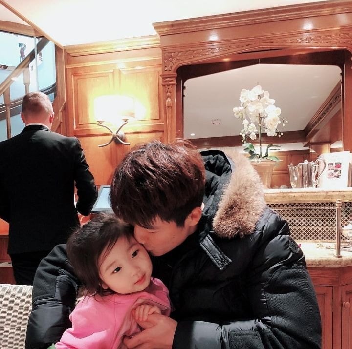 한혜진 기성용 가족사진.JPG | 인스티즈