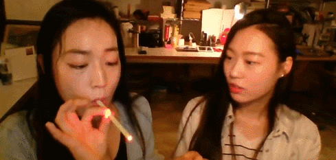 전자 담배 리뷰..gif | 인스티즈