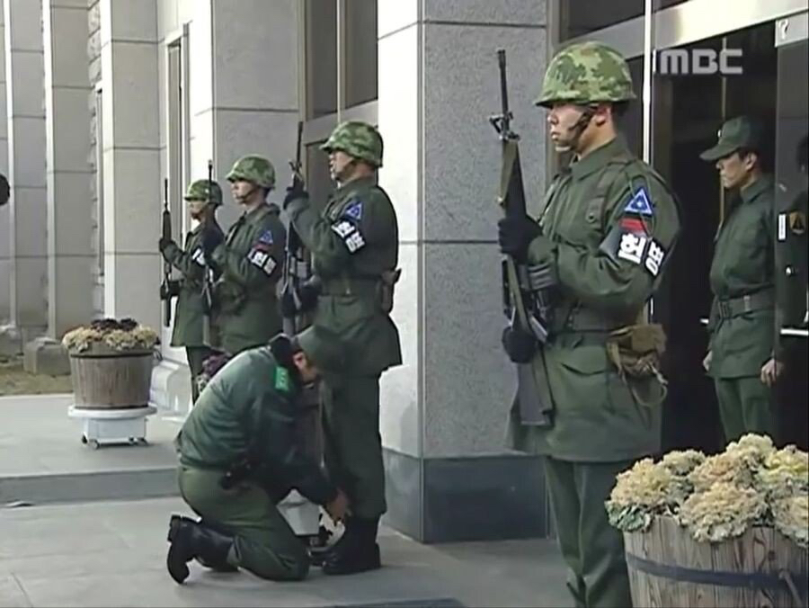 군필 남자라면 지릴 수밖에 없는 장면.JPGIF | 인스티즈