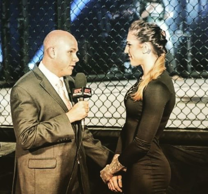 엄청난 골격을 자랑하는 MMA 여자 선수 ㄷㄷㄷㄷ gif | 인스티즈