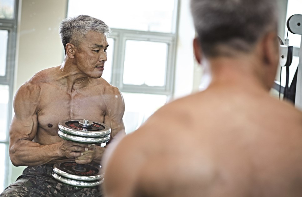 대한민국 육군 11사단 어느 원사님의 몸.jpg | 인스티즈