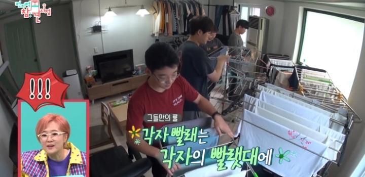 얼굴 표정 극명하게 차이 나는 오마이걸 매니저ㅋㅋㅋ.jpg | 인스티즈