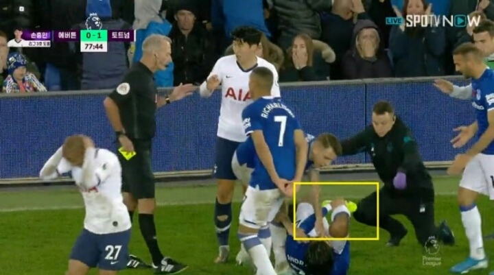 앙드레 고메스 발목.....gif | 인스티즈