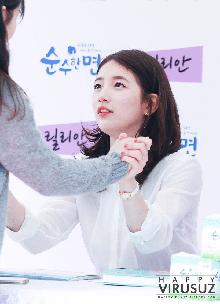 팬들 눈빛으로 조련하는 수지 | 인스티즈