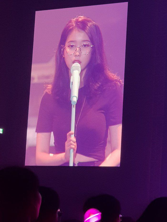 미모 레전드 찍은 오늘자 아이유 .gif | 인스티즈
