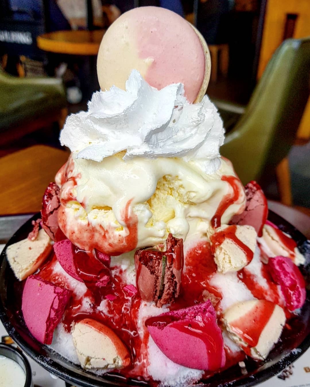 먹은 사람마다 평이 엄청 갈리는 설빙 딸기마카롱빙수......jpg | 인스티즈