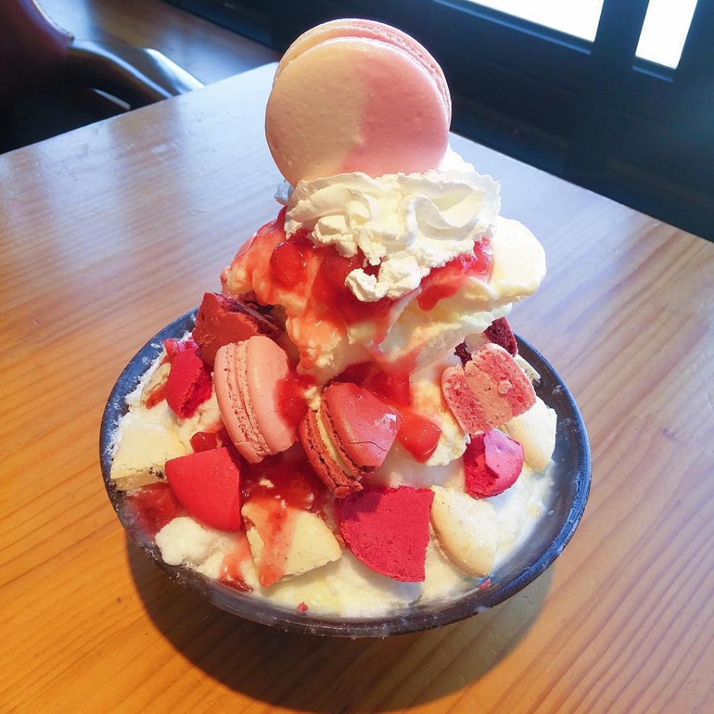 먹은 사람마다 평이 엄청 갈리는 설빙 딸기마카롱빙수......jpg | 인스티즈