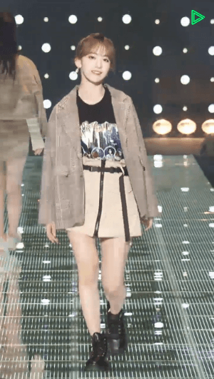 2019 TGC 아이즈원 사쿠라 런웨이 움짤 | 인스티즈