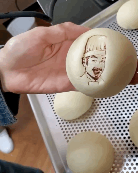 노홍철 빵집에서 볼 수 있는 것.jpgif | 인스티즈