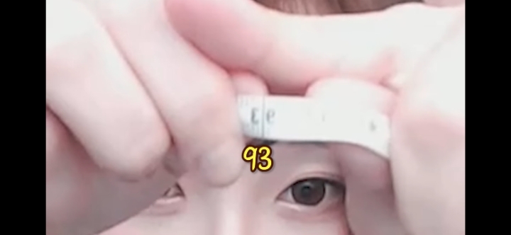 자신의 컵 사이즈 재보는 bj코코 | 인스티즈