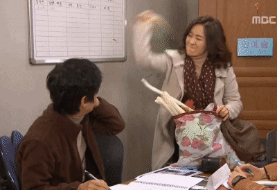 다음중 가장 치욕적이고 기분이 나쁠 싸대기는? | 인스티즈