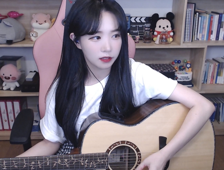 악플로 자살직전까지 간 방송인이 쓴 노래가사 | 인스티즈