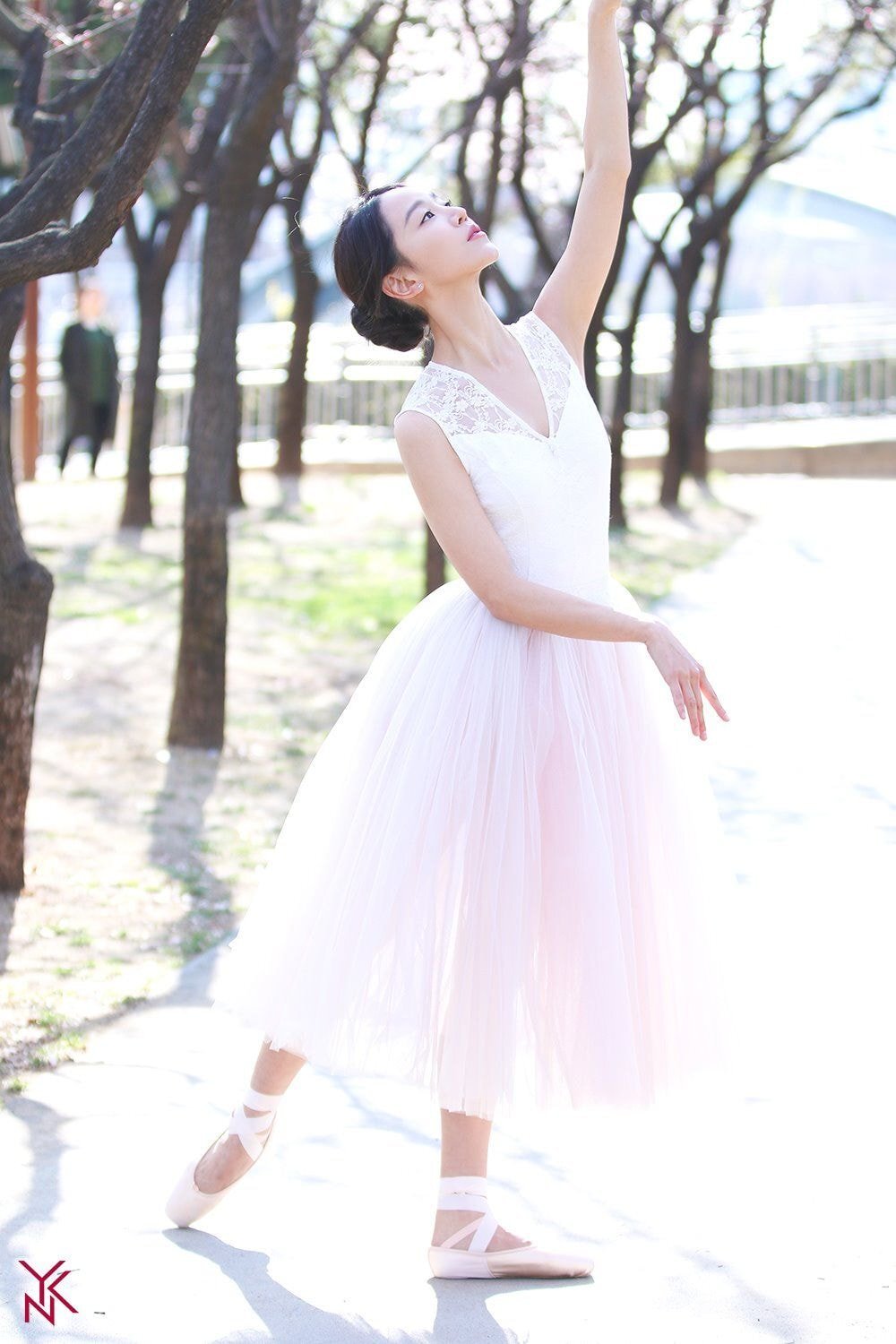 아이돌 찍덕이 입사해서 사진 찍는것 같은 신혜선 소속사 공식 사진들.jpg | 인스티즈