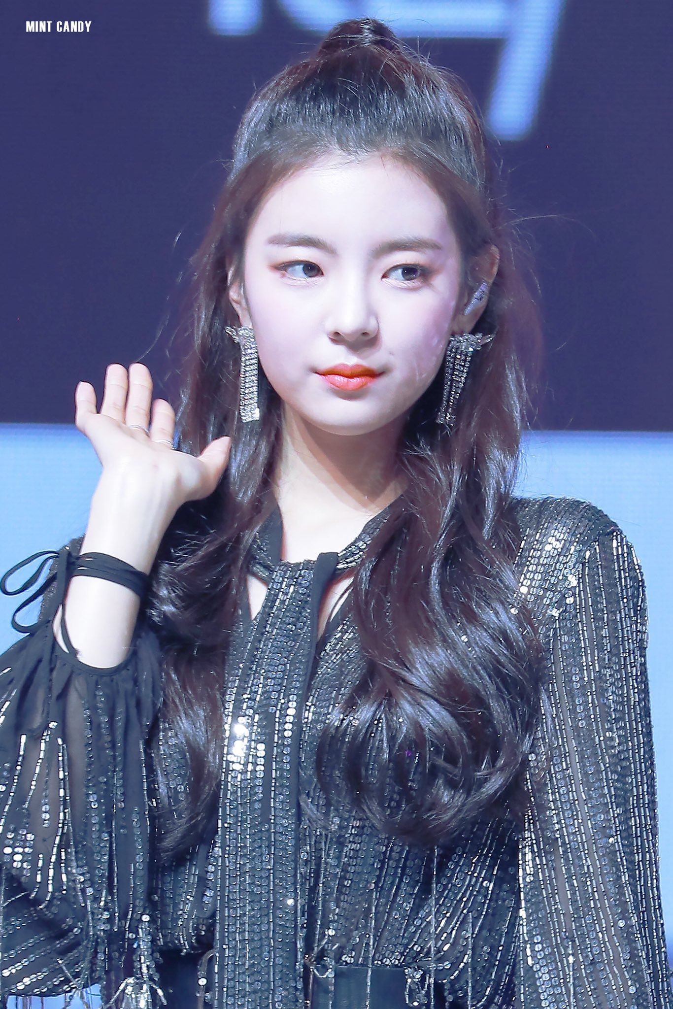 순둥순둥해보이는 ITZY 리아.gif | 인스티즈