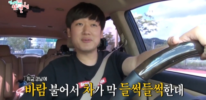 얼굴 표정 극명하게 차이 나는 오마이걸 매니저ㅋㅋㅋ.jpg | 인스티즈