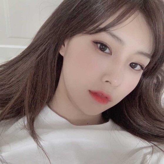 자기 얼굴에 자부심이 있는듯한 아이즈원 강혜원 | 인스티즈