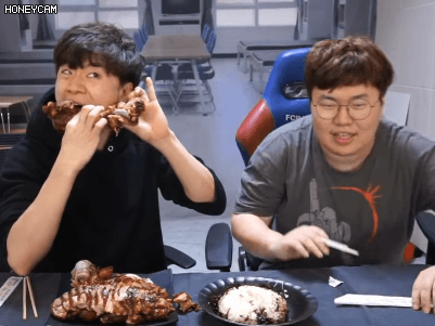 남 먹는거보고 대리만족 느끼는 BJ봉준 GIF | 인스티즈