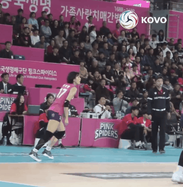 만화 주인공 같은 배구 선수 ㄷㄷㄷ gif | 인스티즈