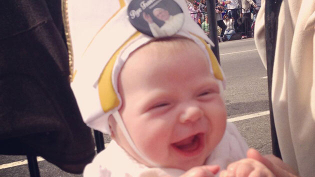 아기교황보고 웃는교황 | 인스티즈