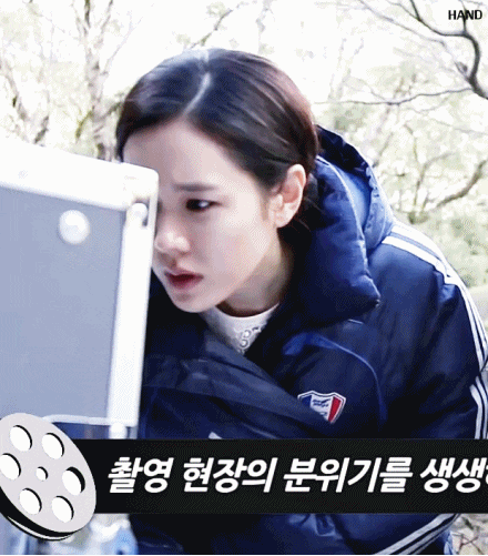 자신의 연기 모니터링하는 배우들 실제 모습JPGIF | 인스티즈