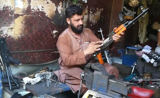 냉혹한 사제총기의 세계 | 인스티즈