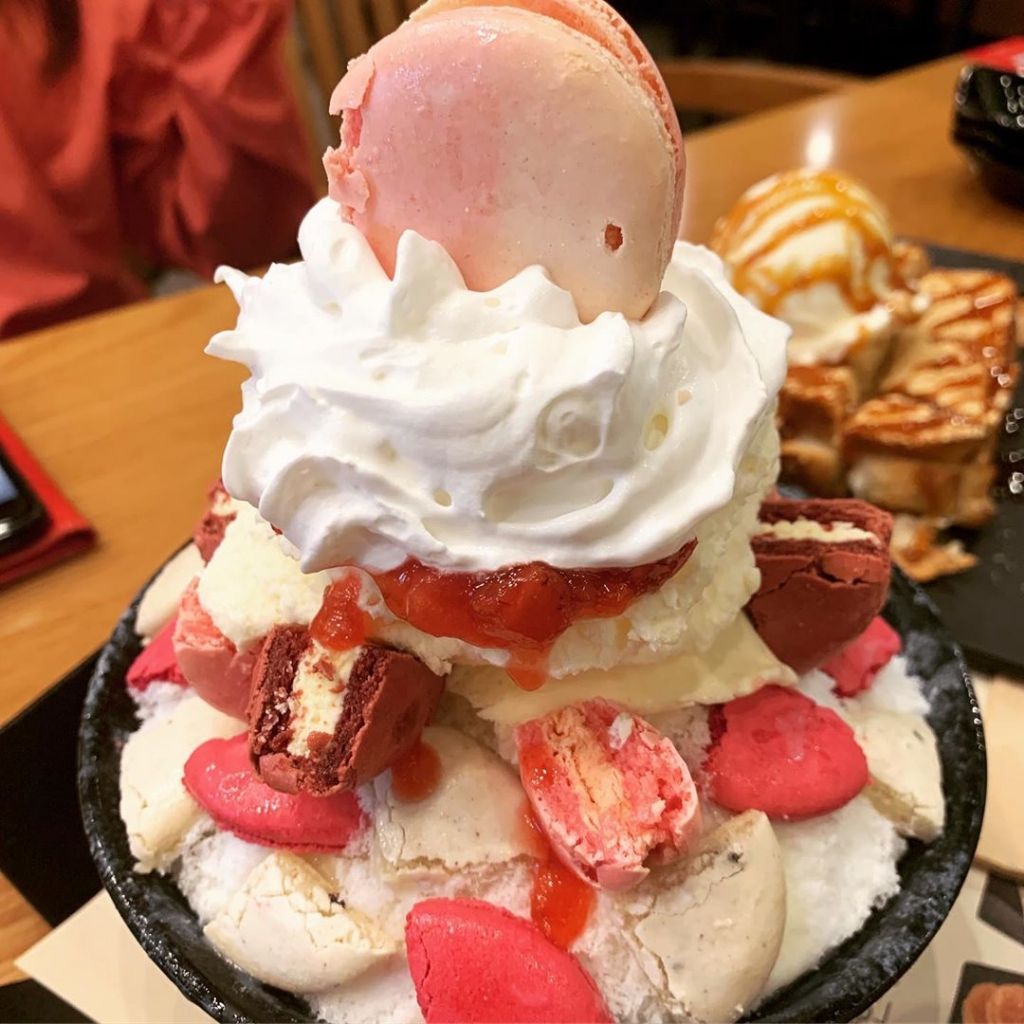 먹은 사람마다 평이 엄청 갈리는 설빙 딸기마카롱빙수......jpg | 인스티즈