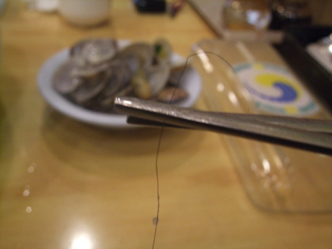 음식에서 이물질나왔을때 사람마다 갈리는거.jpg | 인스티즈