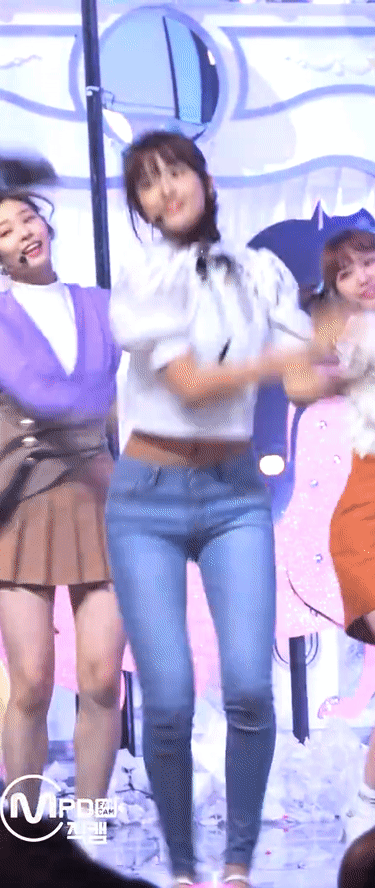 아이즈원 안유진 바람직한 성장과정(feat.ㅈ경).gif | 인스티즈
