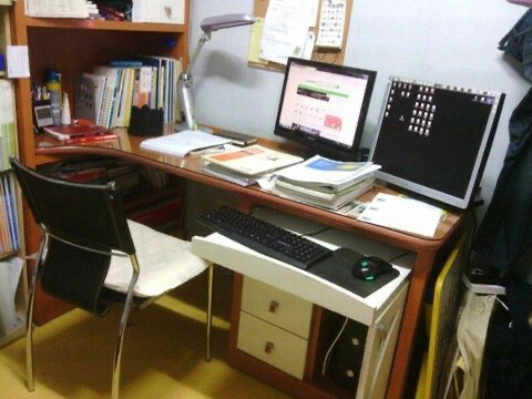 악마가 디자인한 개노답 책상 4대장.jpg | 인스티즈