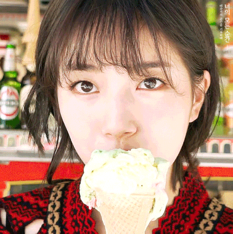 아이스크림 먹는 수지.gif | 인스티즈