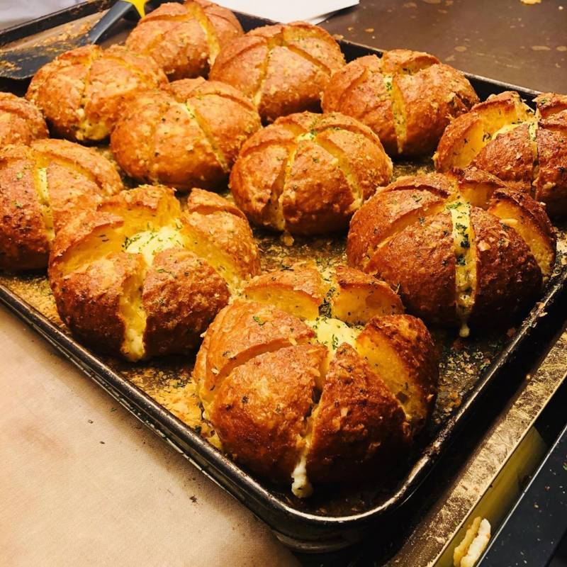 냄새부터 한수접고 들어간다는 강릉 마늘빵..........jpg | 인스티즈