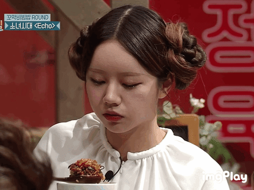 여유로운 혜리와 다급한 박나래 | 인스티즈