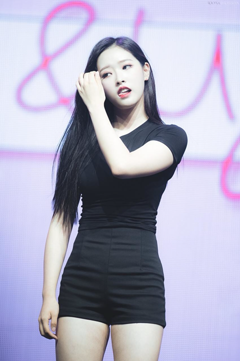 이달의 소녀 막내 올리비아 혜.gif | 인스티즈