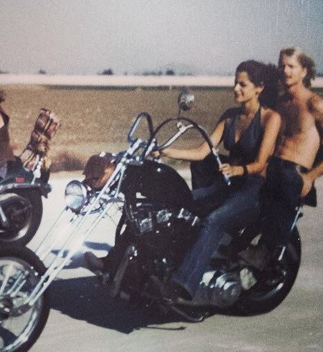 미국에서 크리스틴 스튜어트 퇴폐적인 척 한다는 말 쏙 들어갔다는 부모님사진 | 인스티즈