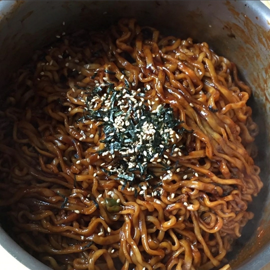 섞어먹는 라면 조합 중 인기 1~2위를 다투는 조합 | 인스티즈