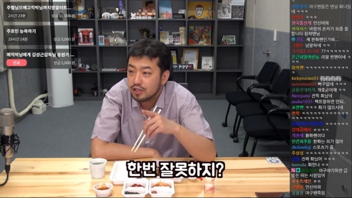 9365b652d2092895bcd2fe66029b4e474010702c